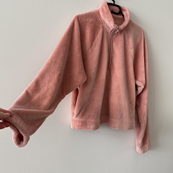 🌼 Hollister Plush Jumper 🌼 - Picture 2 of 7